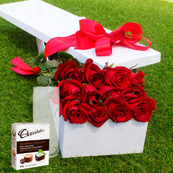 12 Red Roses, Chocolates with Vase