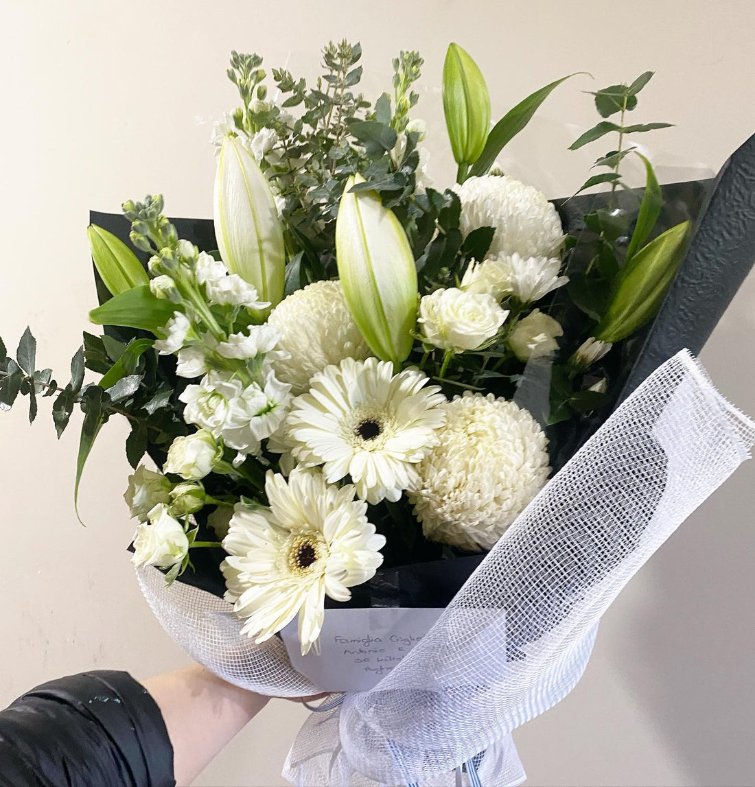 Comforting Power of Sympathy Flowers: Why They Matter?