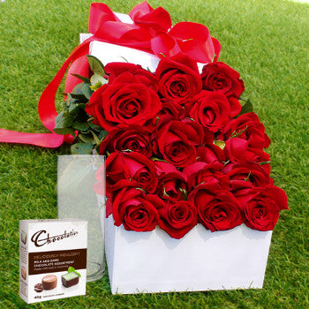 12 Red Roses, Chocolates with Vase