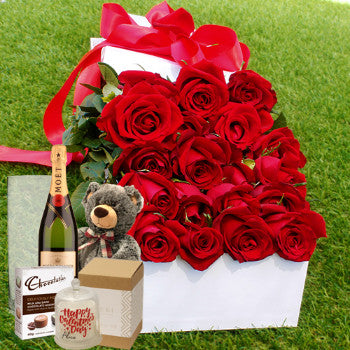 12 Red Roses Unique Gift Set Box