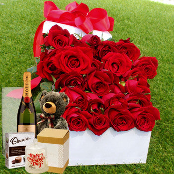 12 Red Roses Unique Gift Set Box