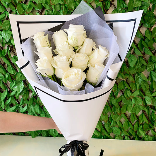 Luxury Collection - A Dozen Long Stem White Roses